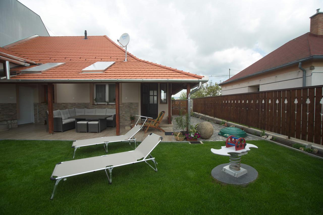 Holiday Home Podium Eger Exterior photo